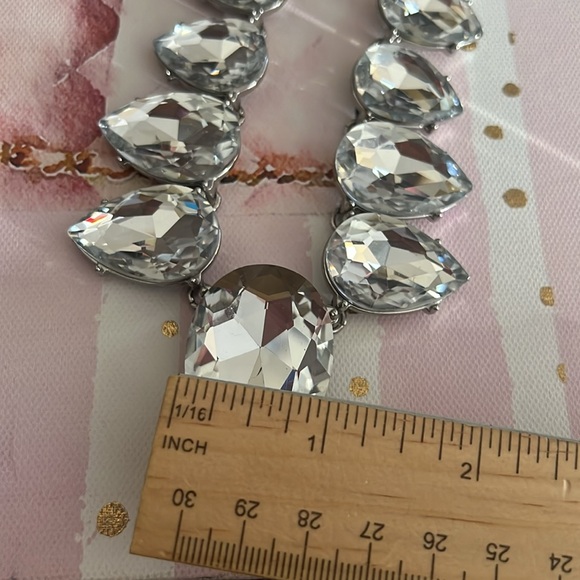 LARGE GORGEOUS CRYSTAL STATEMENT NECKLACE - Picture 6 of 7